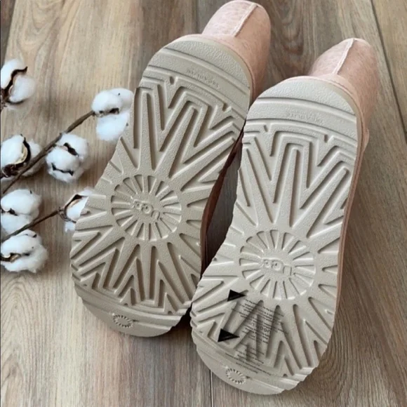 🌿UGG🌿CLASSIC SNOW LEOPARD BOOTS - Picture 7 of 15